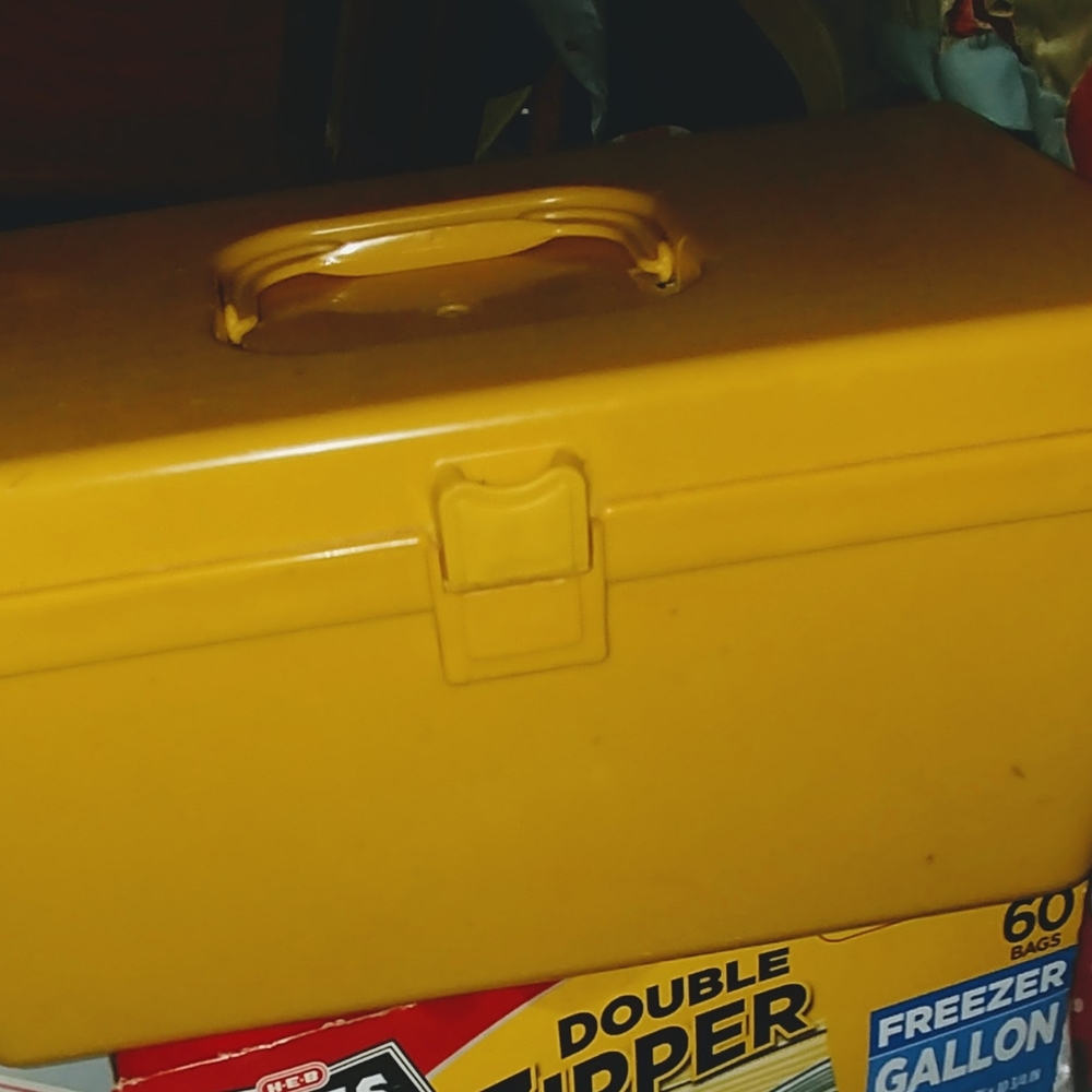 Vintage Harvest Yellow Thread Case/Spools